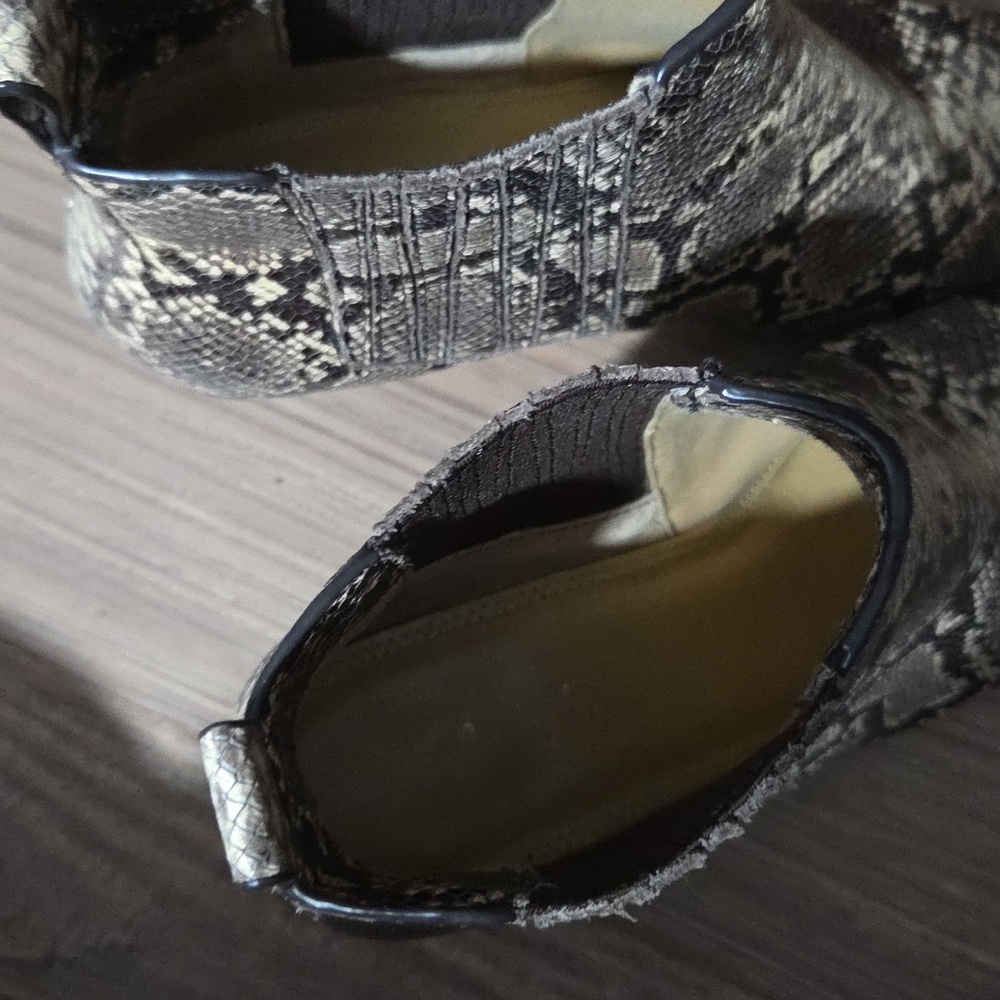 Snake-Print Ankle Boots - Neutral Python Pattern - Picture 4 of 5